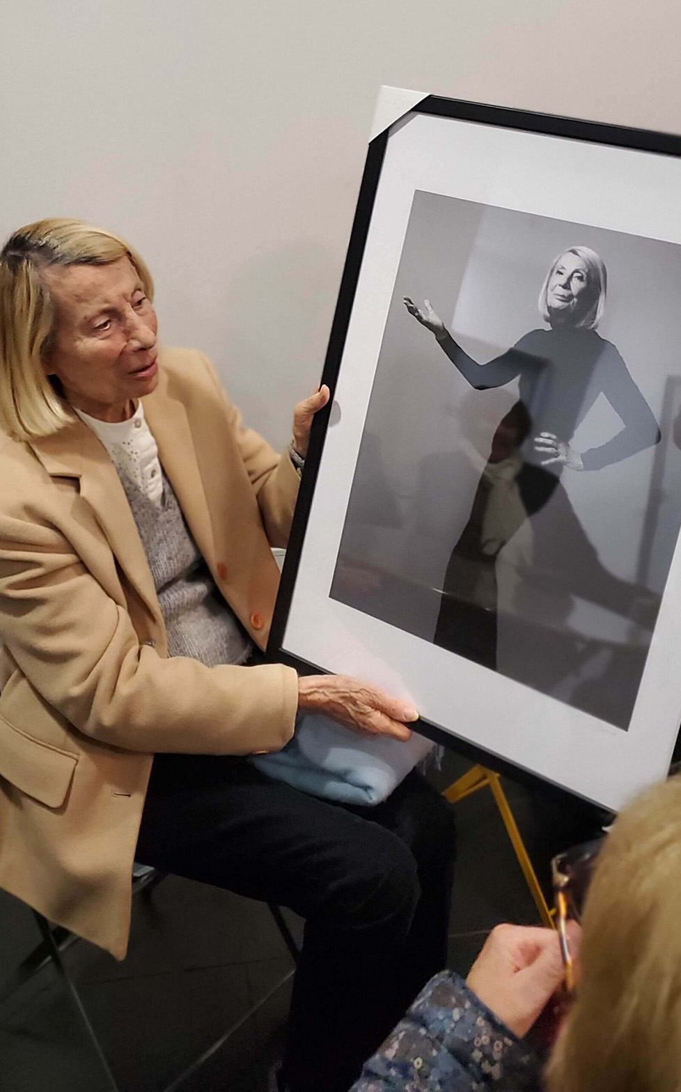 résidente et son portrait