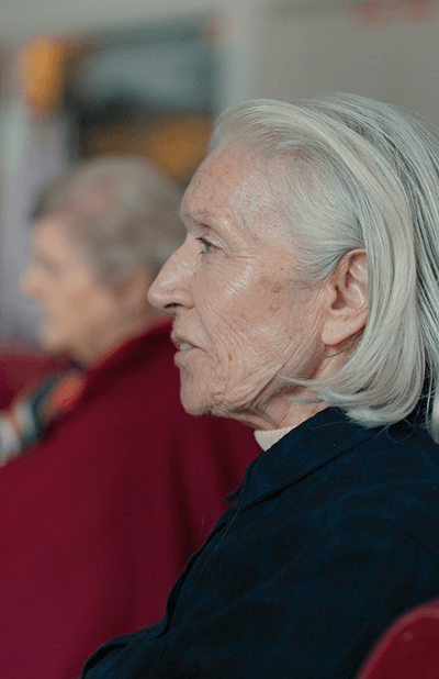 résidente ehpad danseuse miroir